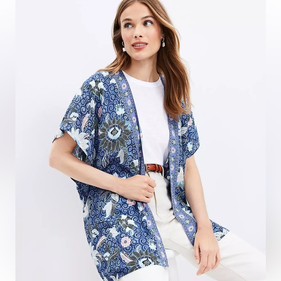 LOFT Tops - LOFT Dahlia Cover NWT